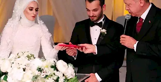 Gelinimiz Betül Suver’in şahitliğini Recep Tayyip Erdoğan yaptı.